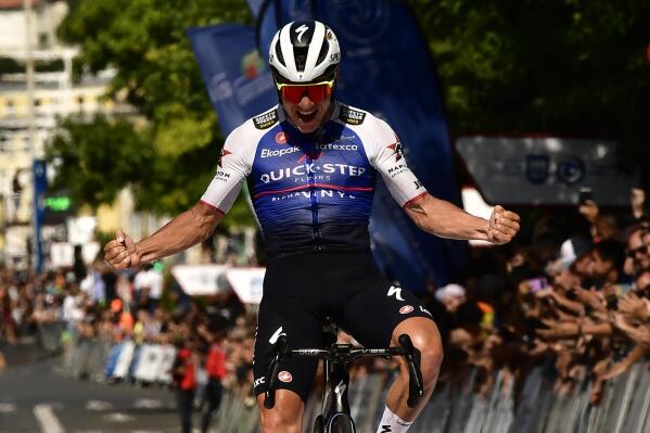 Evenepoel wins San Sebasti n Classic for 2nd time AP News